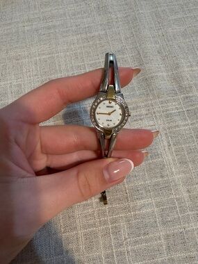 Seiko Solar SNE395 Ladies Watch White Dial Stainless Steel Crystal Accents